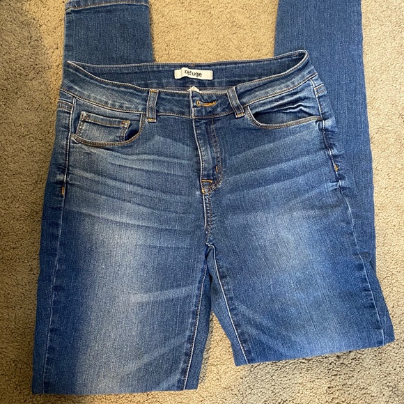 refuge Denim - NEW w/o tags Refuge Jeans- Size 6 Charlotte Russe